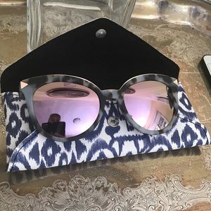 STELLA & DOT Casey Sunglasses